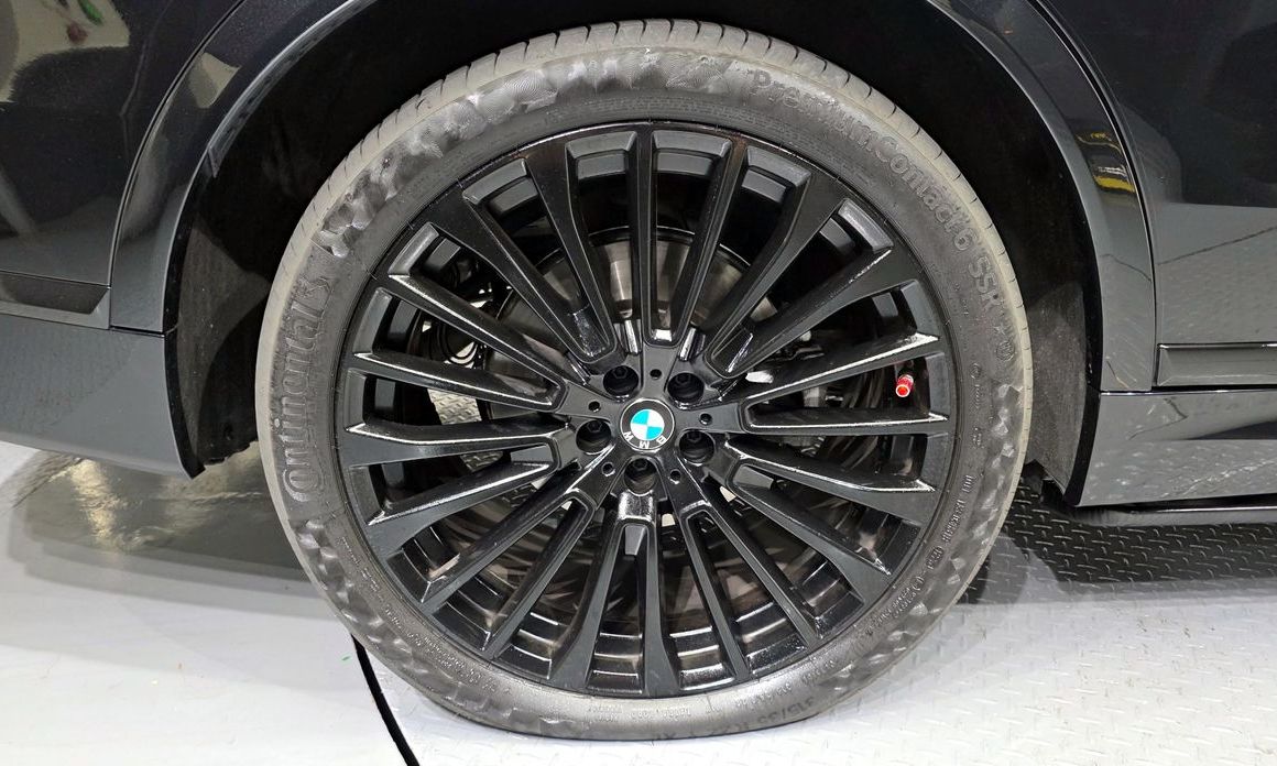 BMW X7 2025