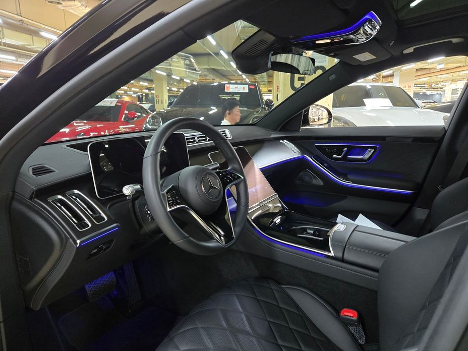 Mercedes-Benz S-Class 2025