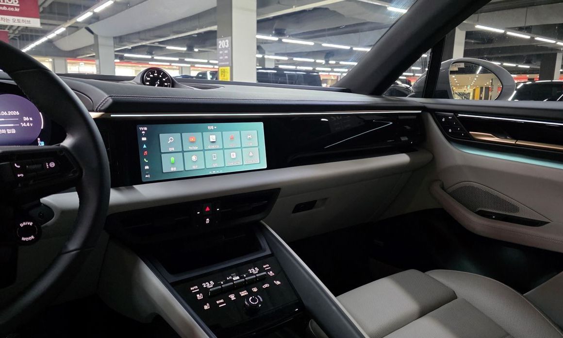 Porsche Macan 2025