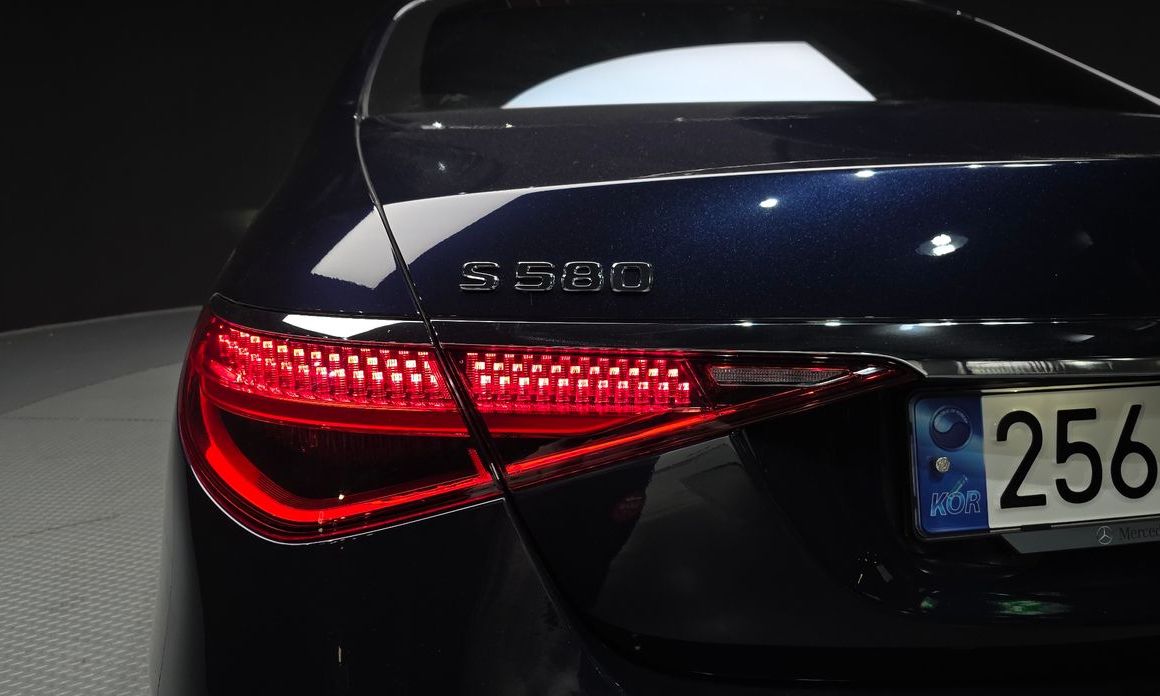 Mercedes-Benz S-Class 2023