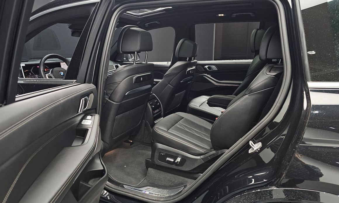BMW X7 2025
