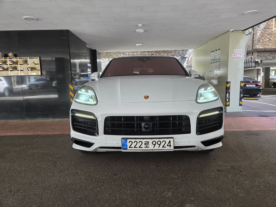 Porsche Cayenne 2021