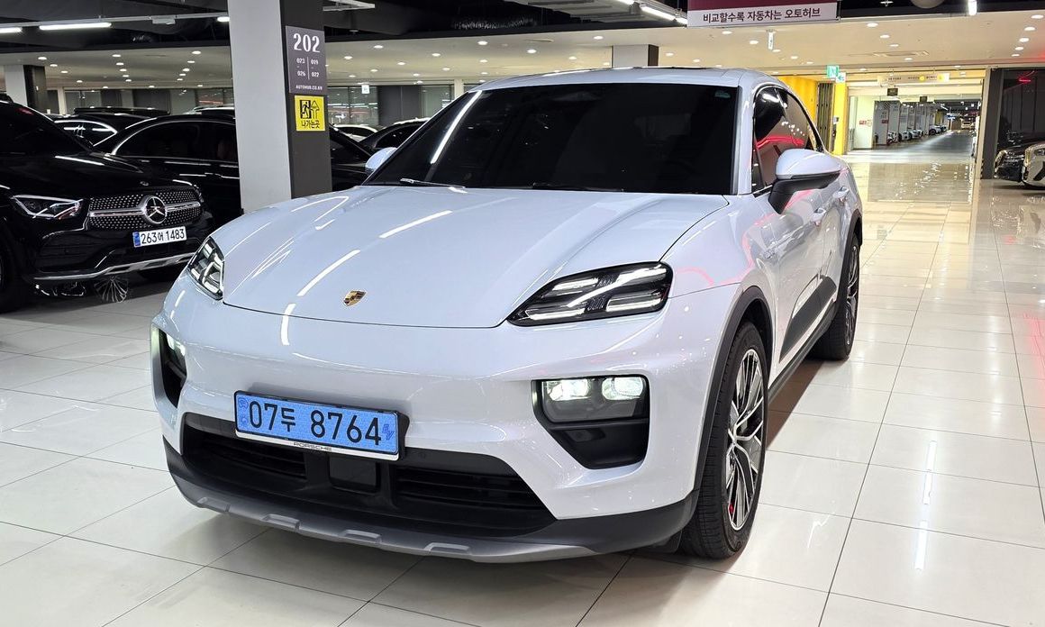 Porsche Macan 2025