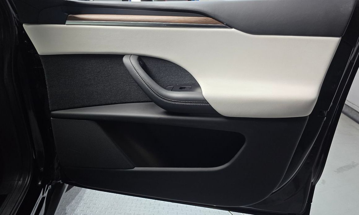 Tesla Model X 2023
