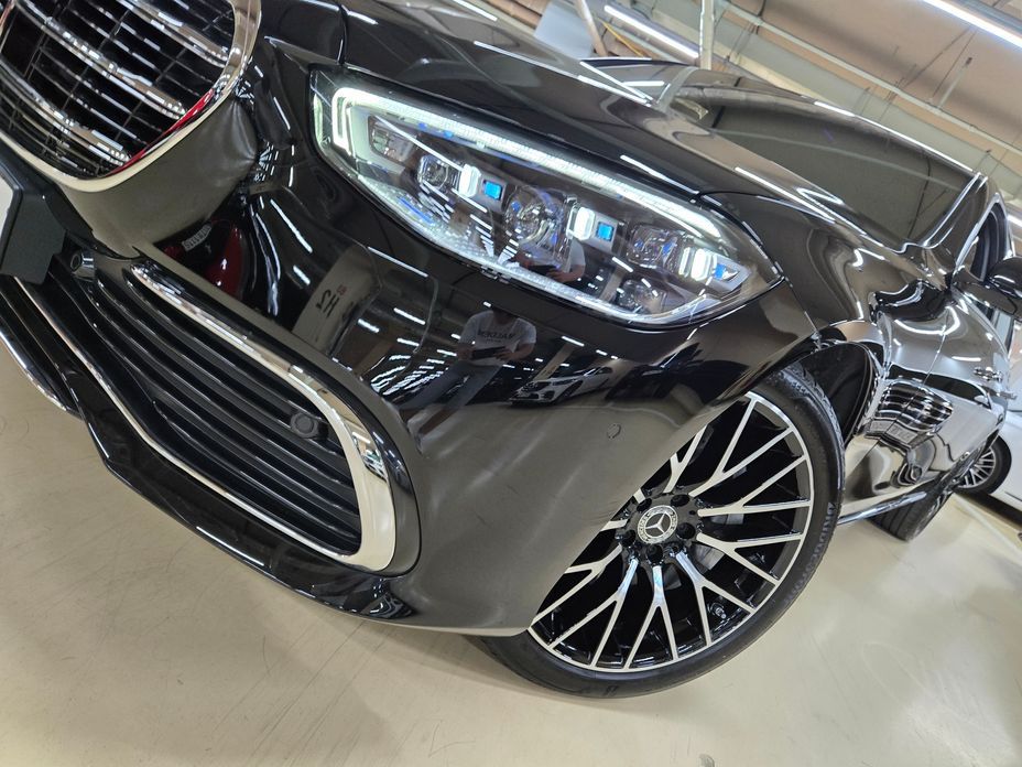 Mercedes-Benz S-Class 2025