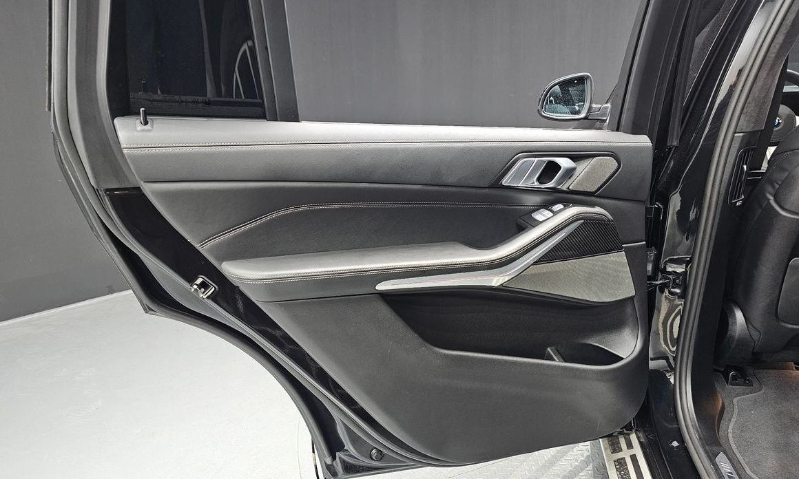 BMW X7 2025