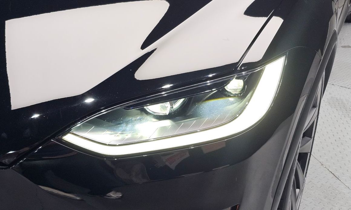Tesla Model X 2023