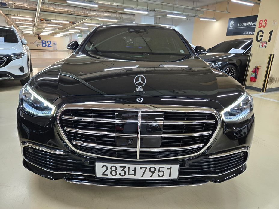 Mercedes-Benz S-Class 2025
