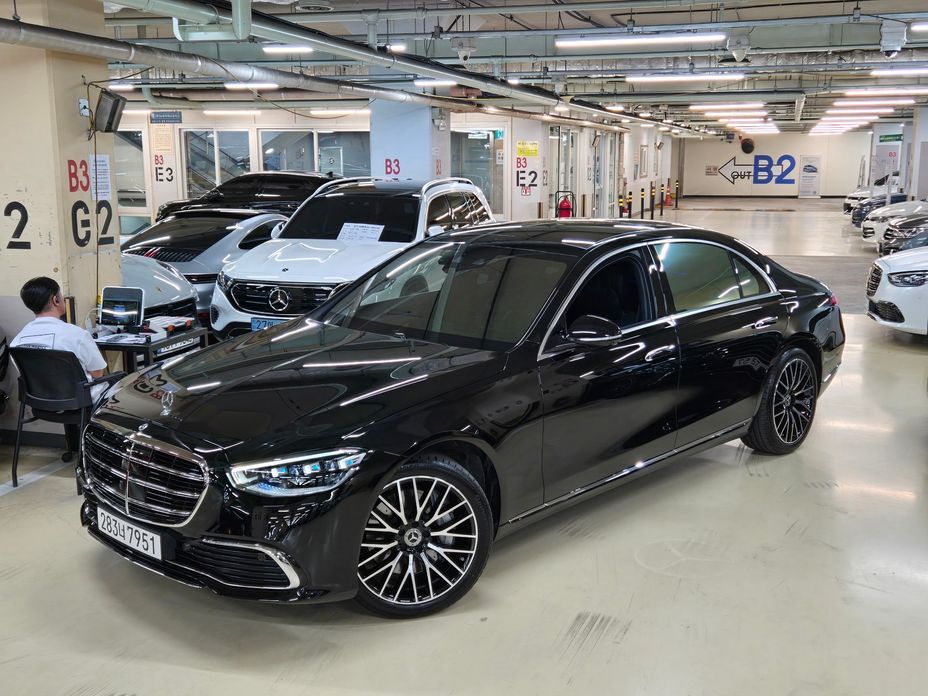 Mercedes-Benz S-Class 2025