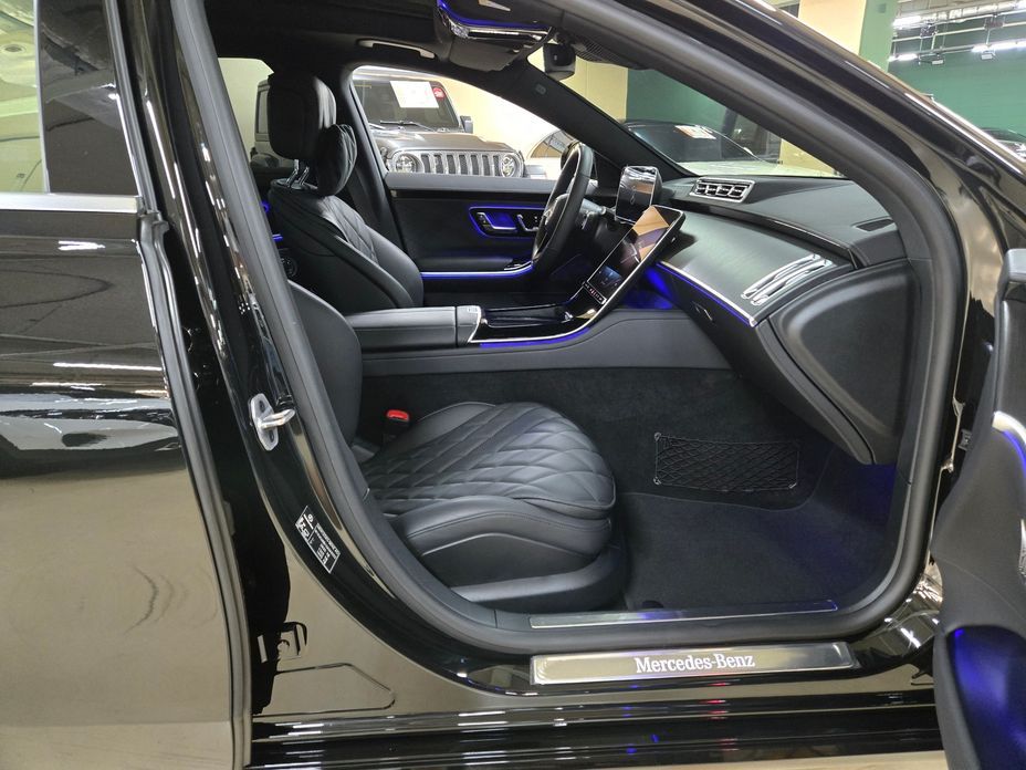 Mercedes-Benz S-Class 2025