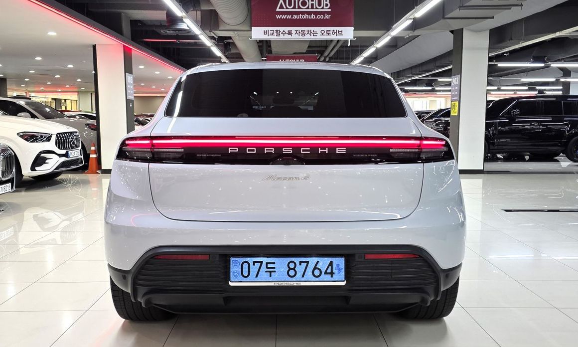 Porsche Macan 2025