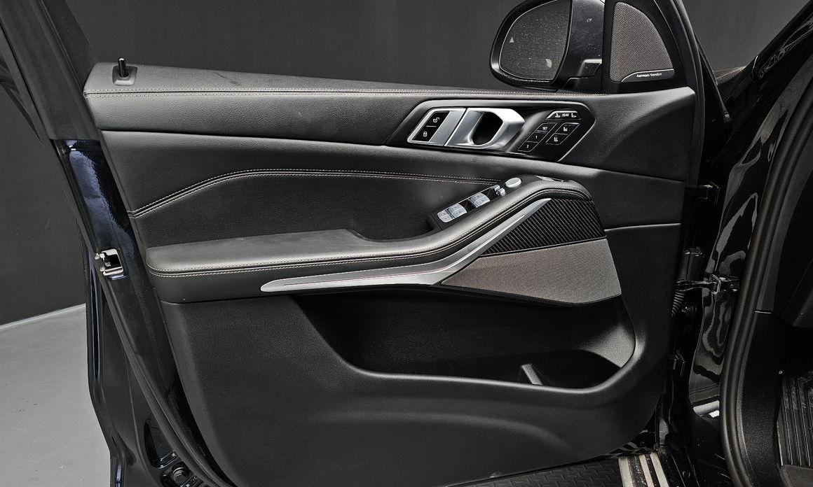 BMW X7 2025