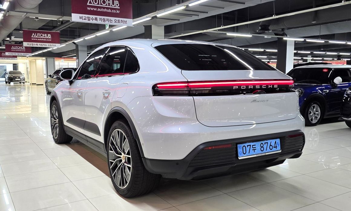 Porsche Macan 2025