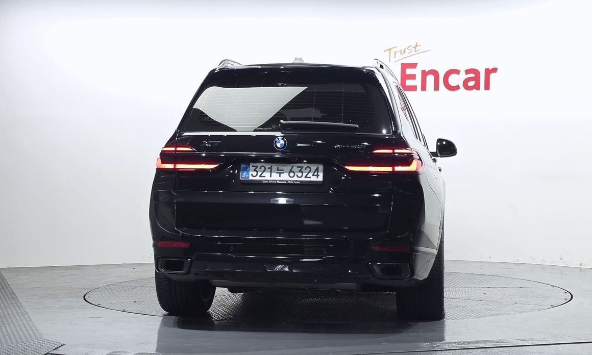 BMW X7 2025