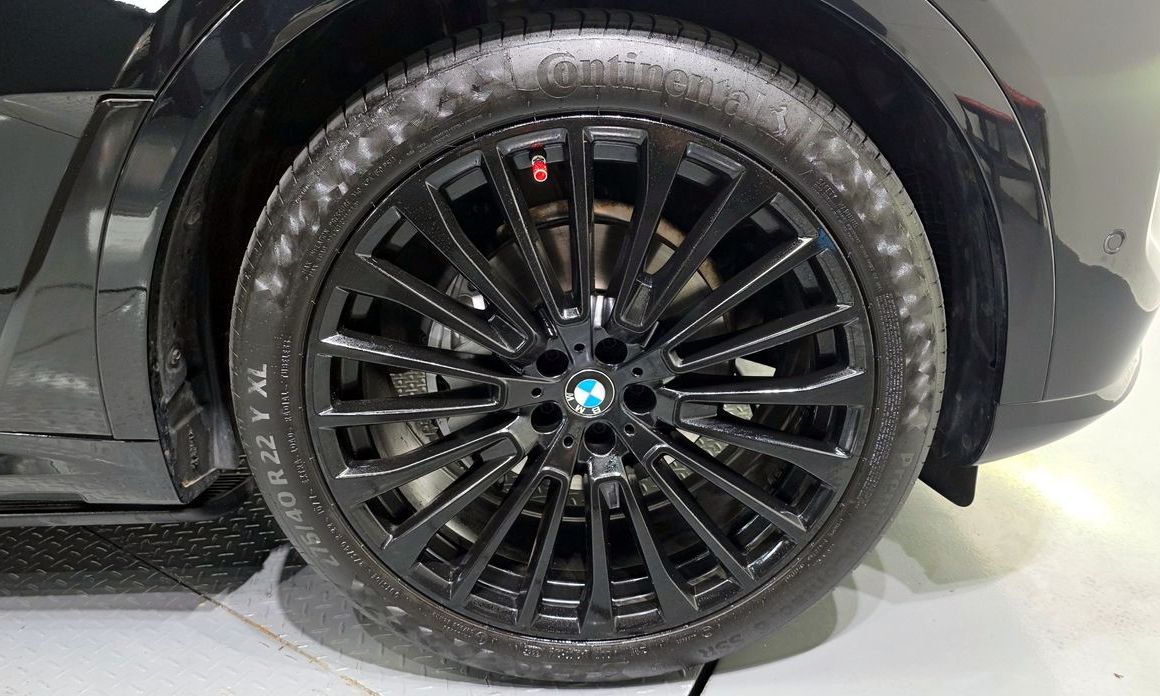 BMW X7 2025