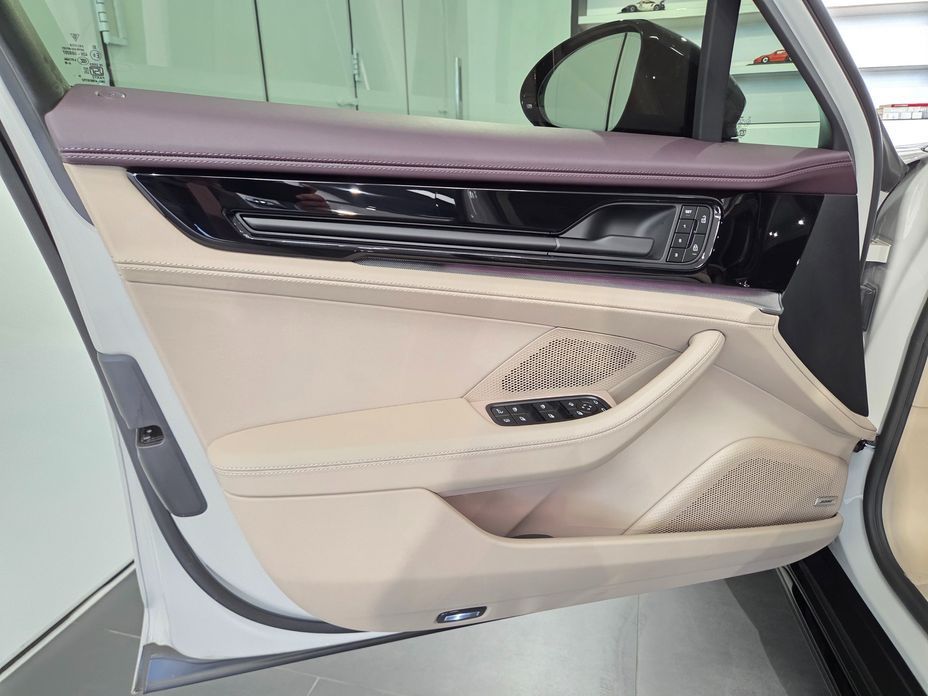 Porsche Panamera 2025