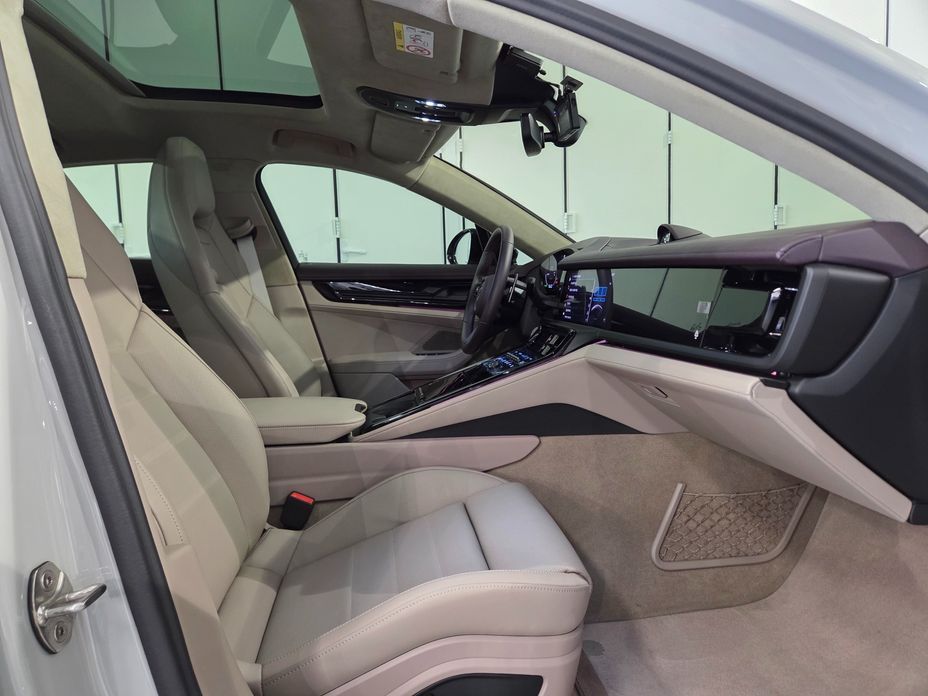 Porsche Panamera 2025