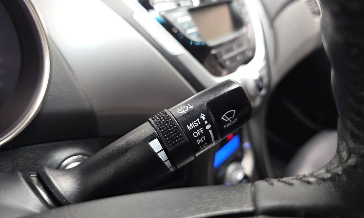Hyundai AVANTE 2012