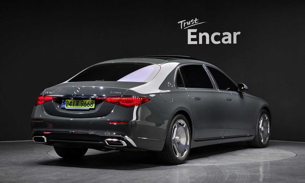 Mercedes-Benz S-Class 2024