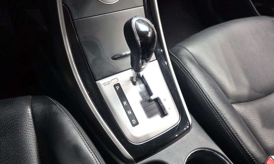 Hyundai AVANTE 2012