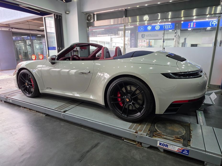 Porsche 911 2023
