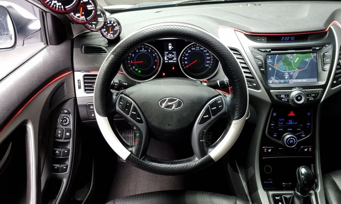 Hyundai AVANTE 2015
