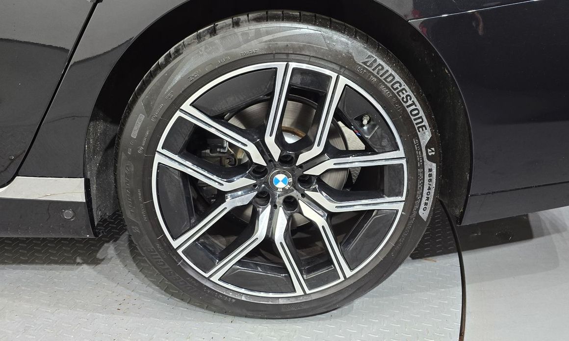 BMW 7-Series 2025