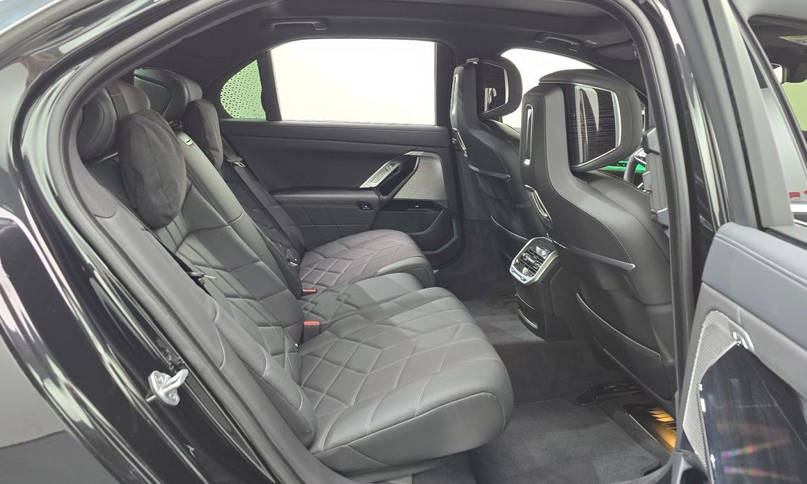 BMW 7-Series 2025