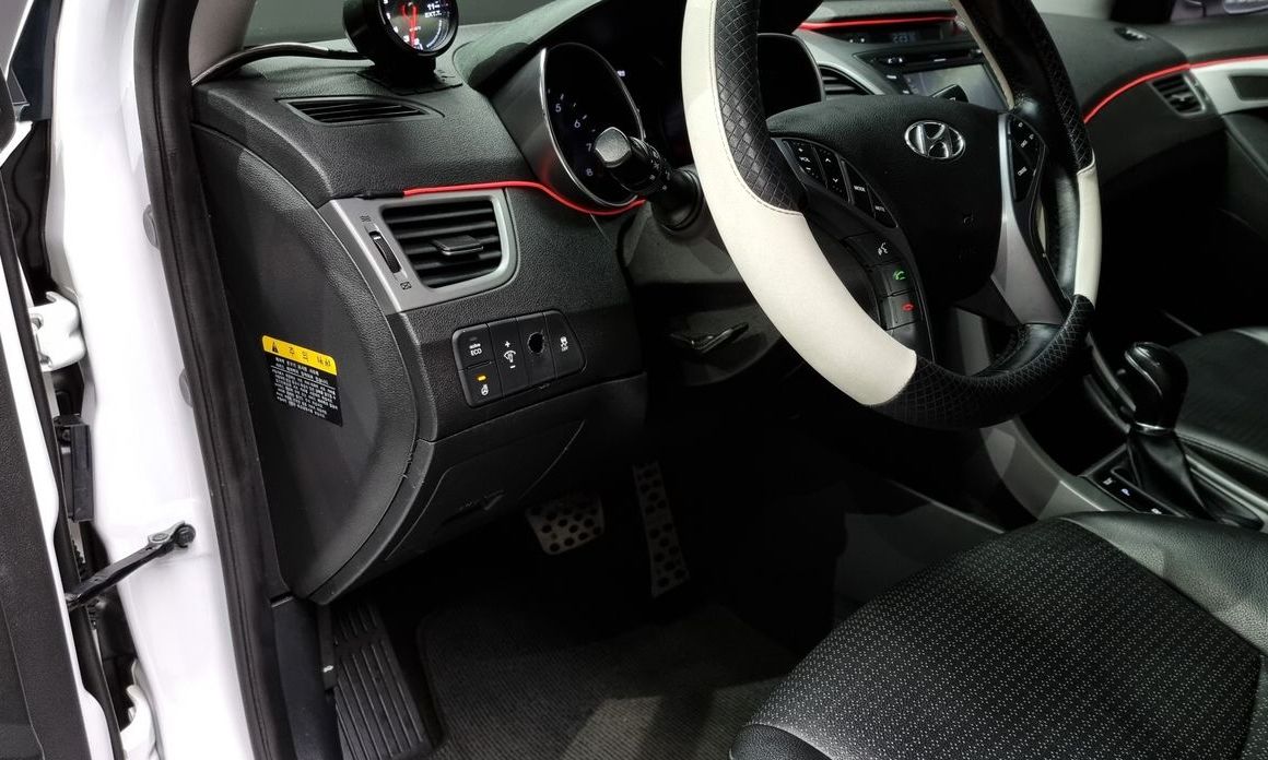 Hyundai AVANTE 2015