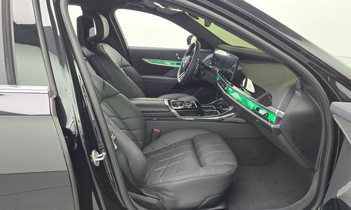 BMW 7-Series 2025