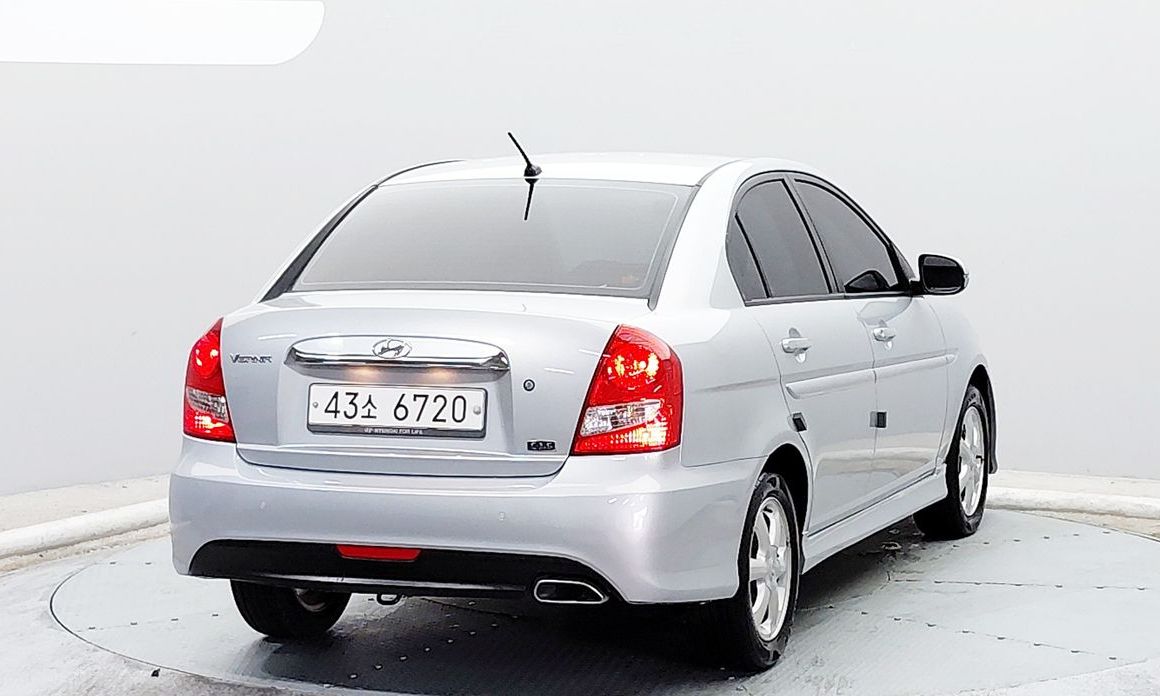 Hyundai Verna 2011