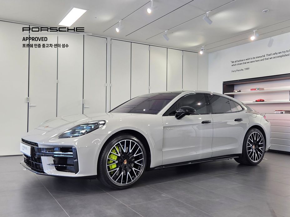 Porsche Panamera 2025