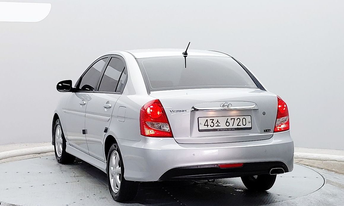 Hyundai Verna 2011