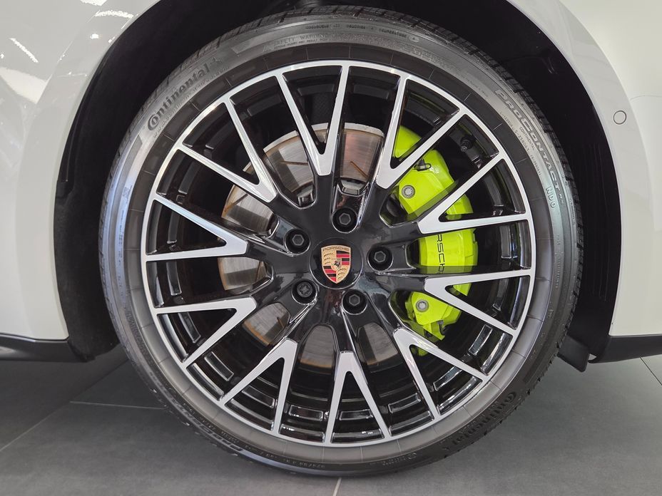 Porsche Panamera 2025