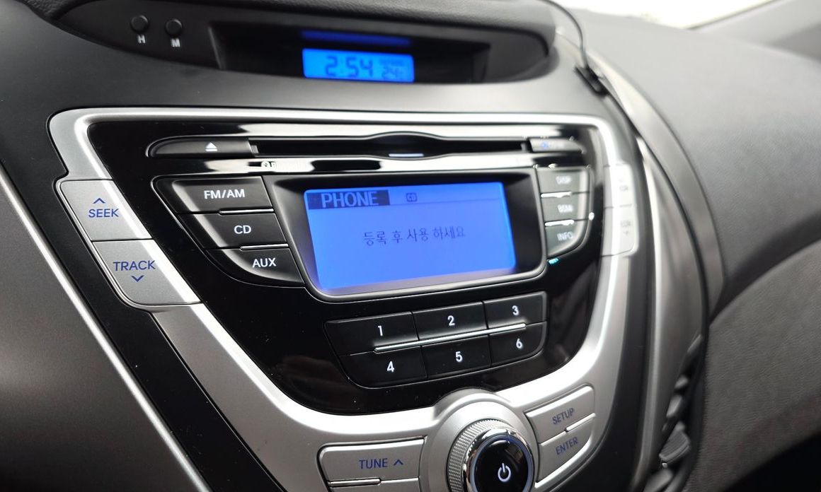 Hyundai AVANTE 2012