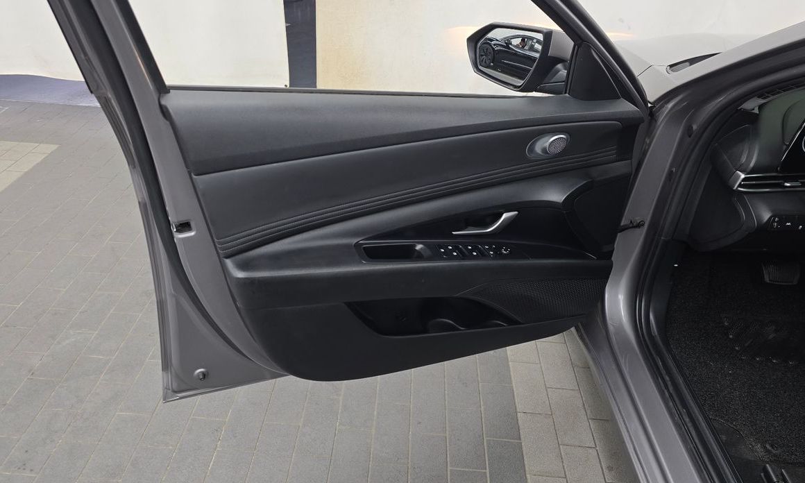 Hyundai AVANTE 2021