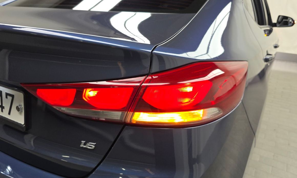 Hyundai AVANTE 2018