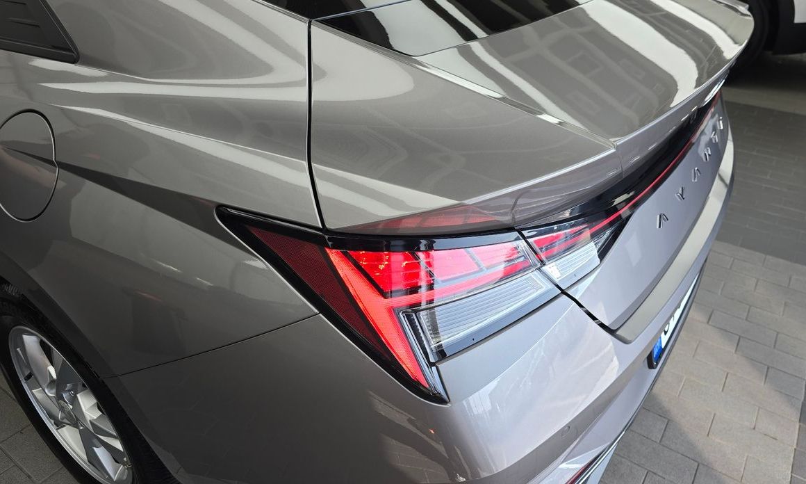 Hyundai AVANTE 2021