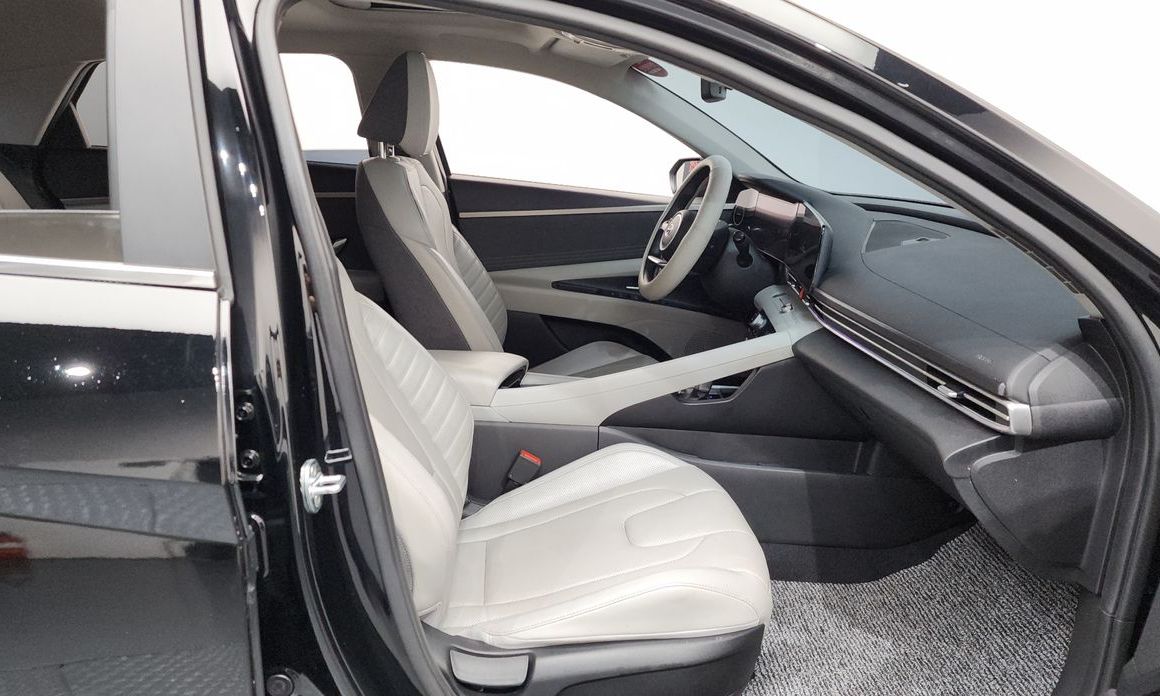 Hyundai AVANTE 2021