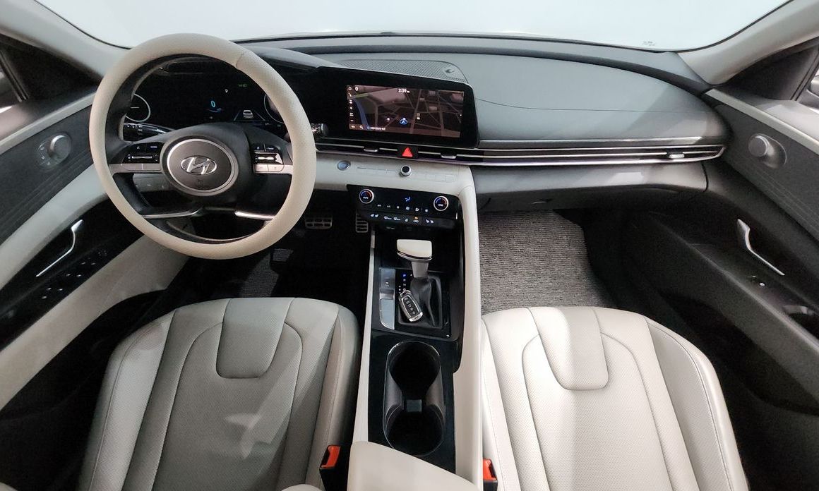 Hyundai AVANTE 2021