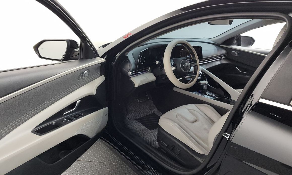 Hyundai AVANTE 2021