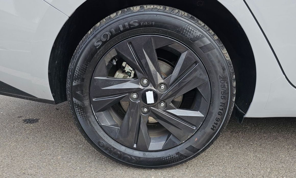 Hyundai AVANTE 2021