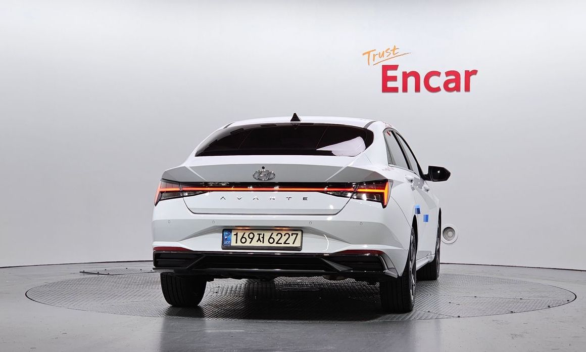 Hyundai AVANTE 2021