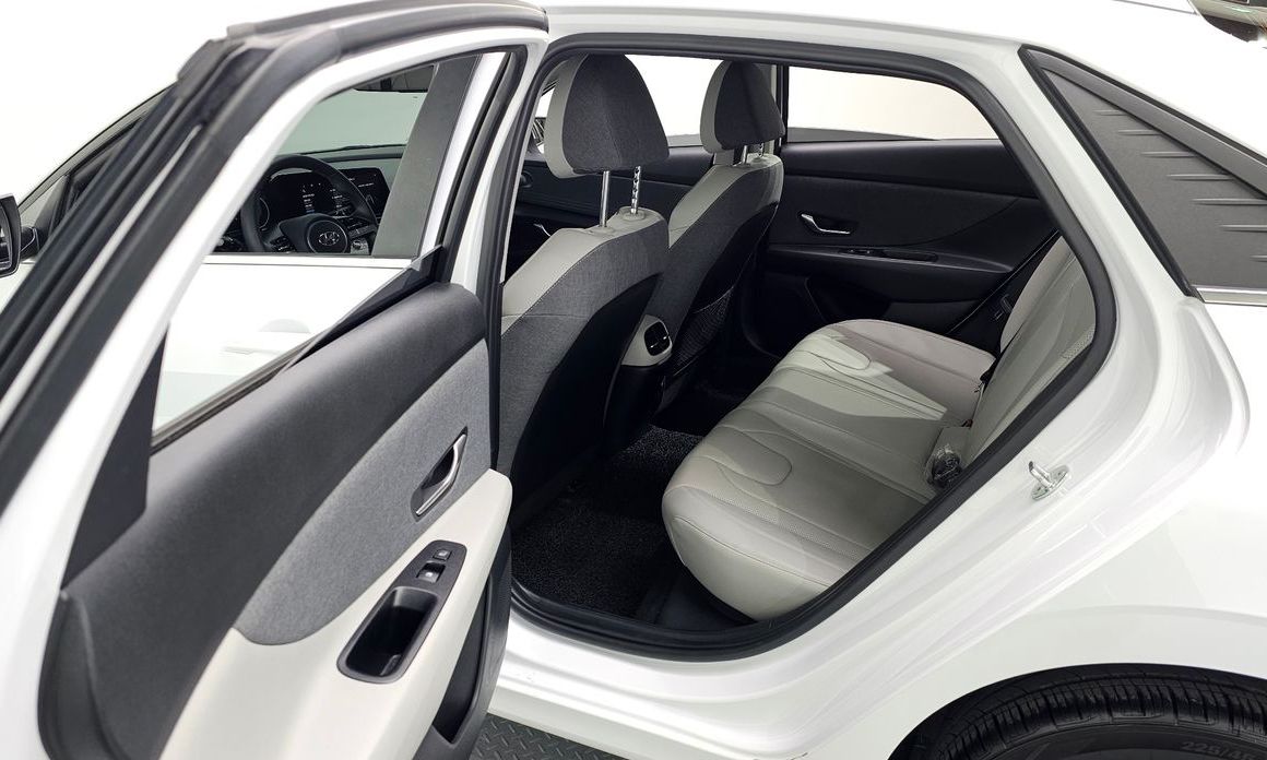 Hyundai AVANTE 2021