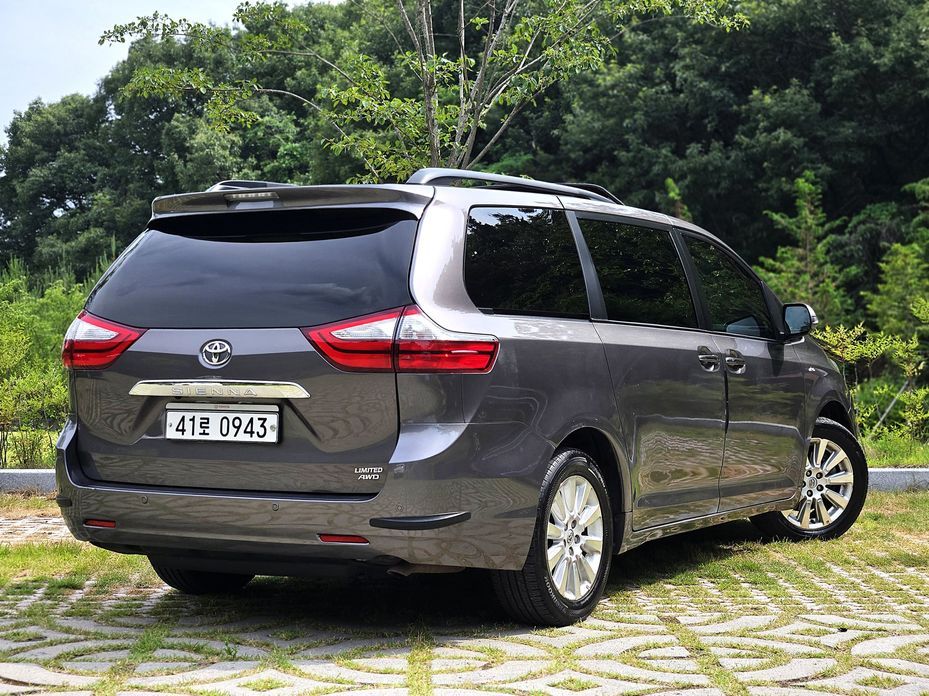 Toyota Sienna 2016