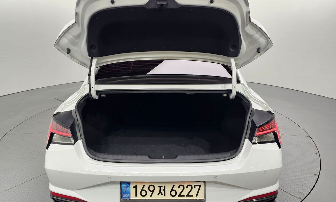 Hyundai AVANTE 2021