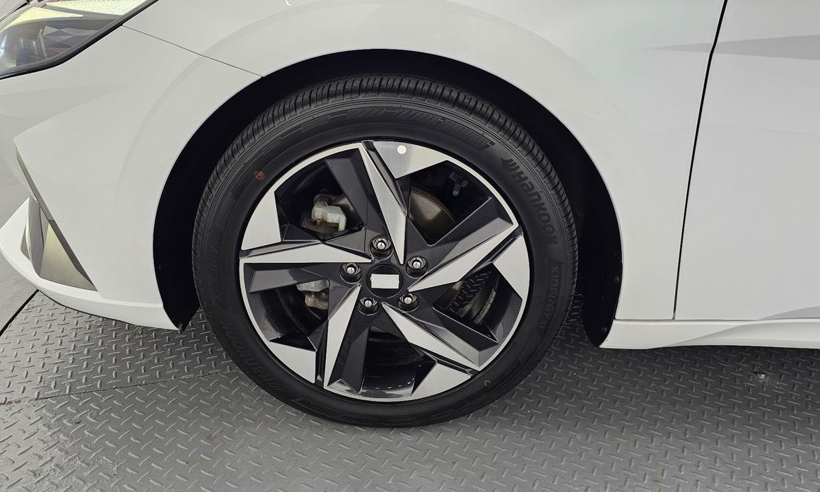 Hyundai AVANTE 2021