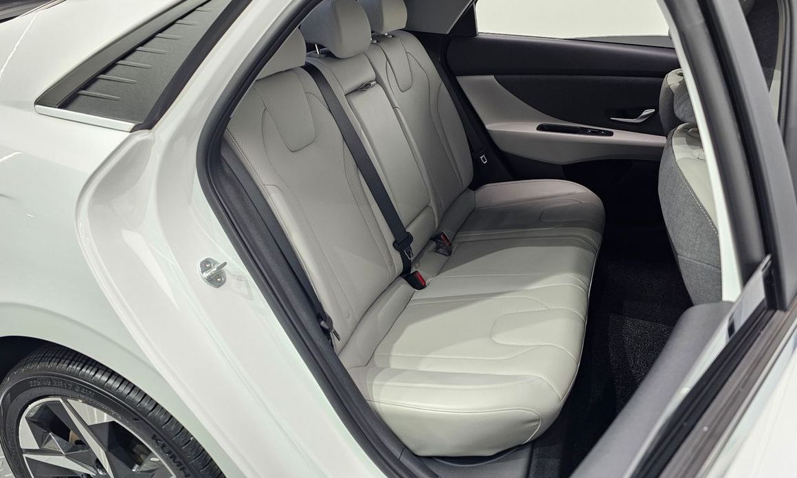 Hyundai AVANTE 2021