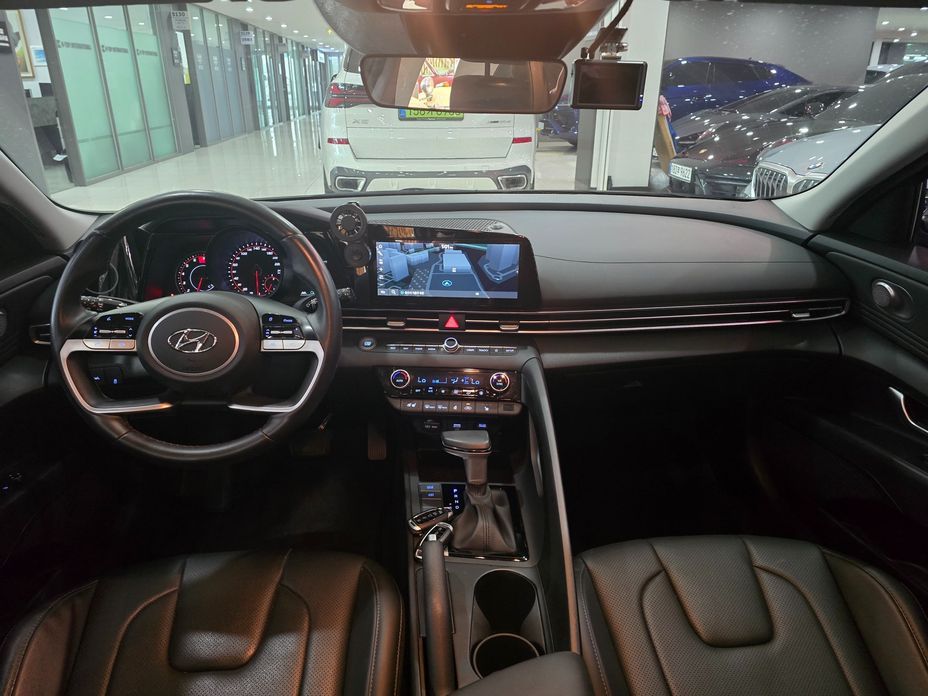 Hyundai AVANTE 2022