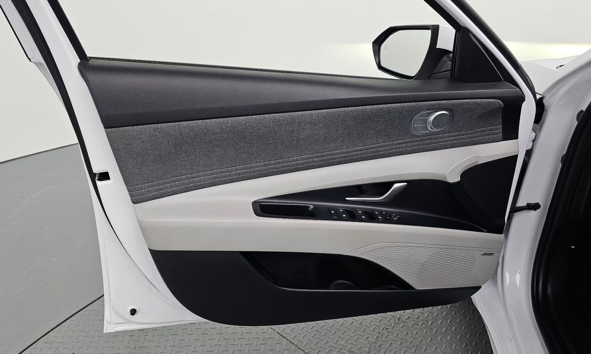 Hyundai AVANTE 2021